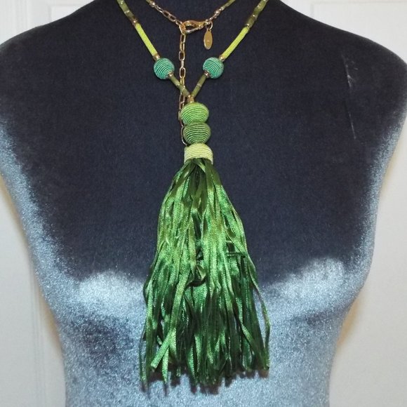 CHICOS GREEN SILK THREAD WOUND BEADS WITH SILKY RIBBON TASSEL 34"L NECKLACE 74 - Picture 4 of 4